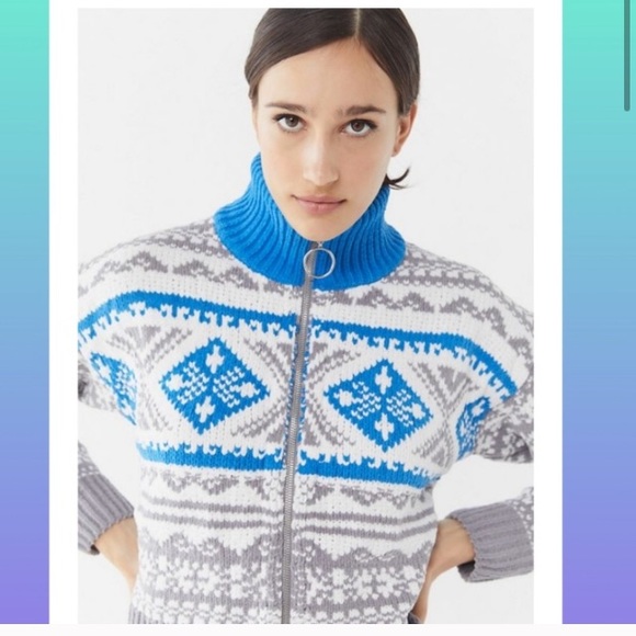 [SOLD] NWOT Urban Outfitters Shrunken Zip Up Sweater - Picture 1 of 4